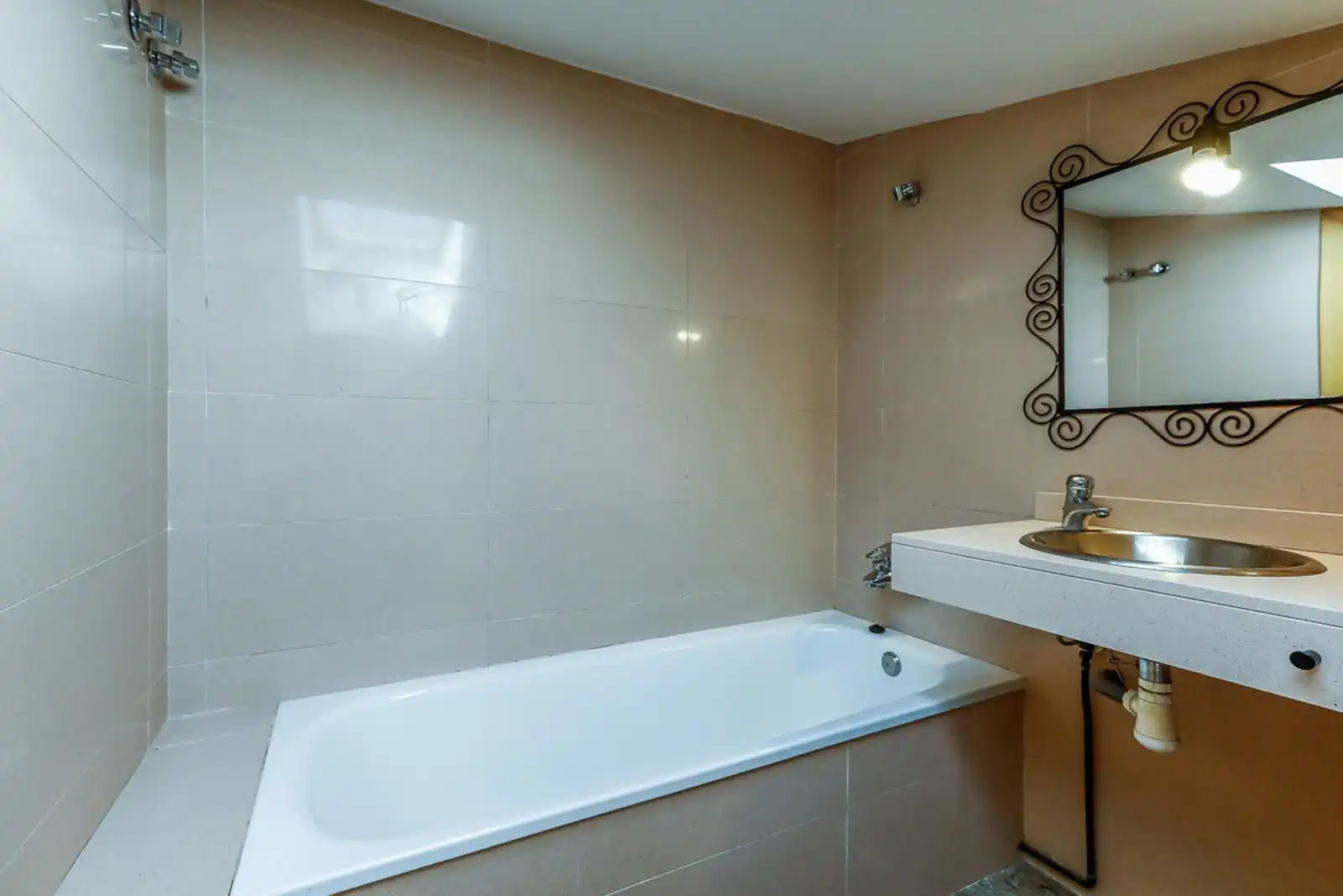 Badezimmer von Maisonette zum Verkauf in Sabadell mit Klimaanlage, Heizung und Parkett