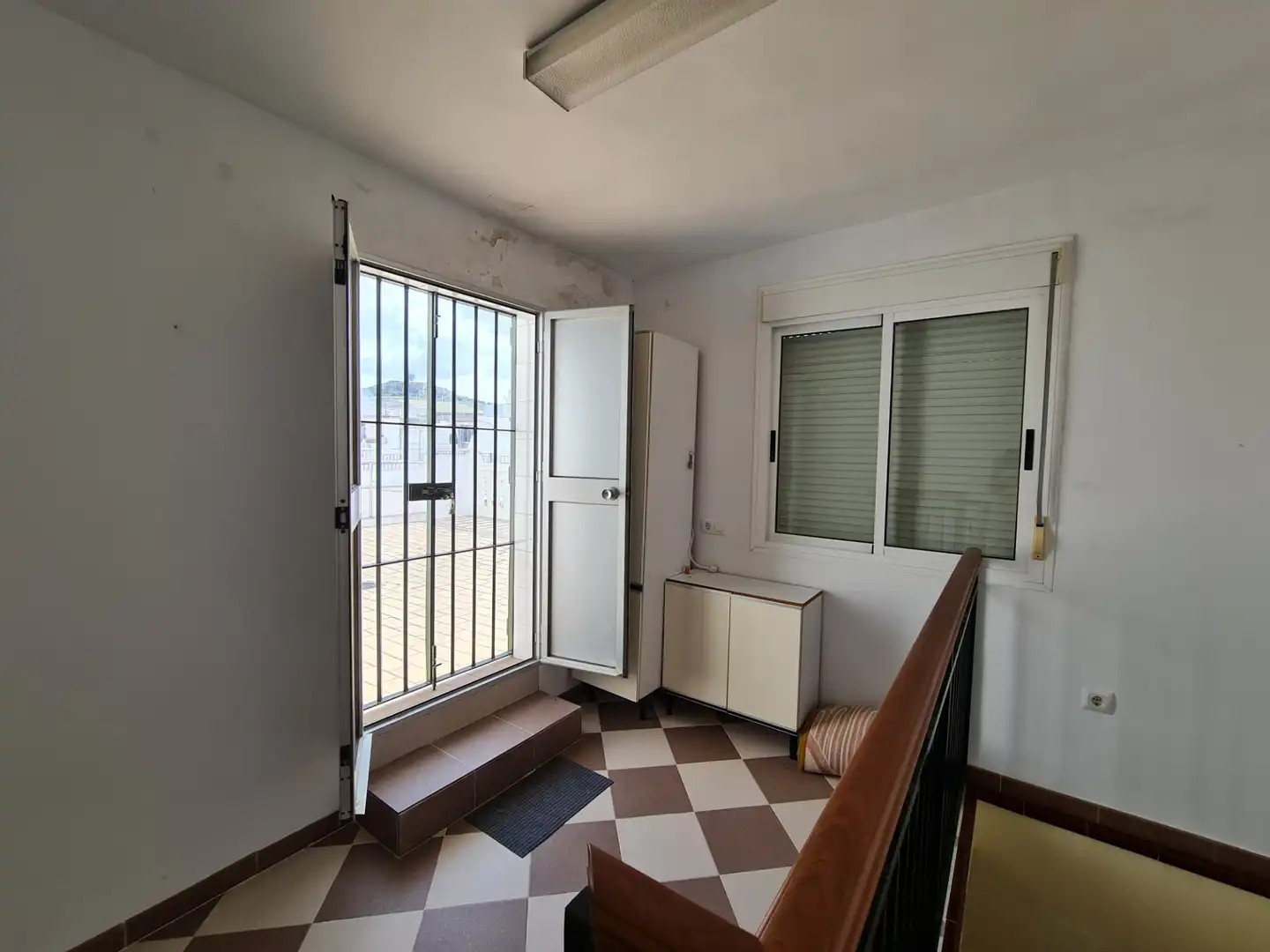 Balcony of Houses for sale in Camas  with Air Conditioner, Terrace and Storage room