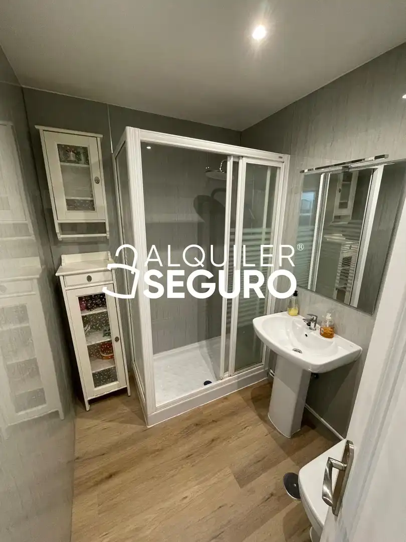 Wohnung zur Miete in De Cabello Lapiedra, Puerta del Ángel
