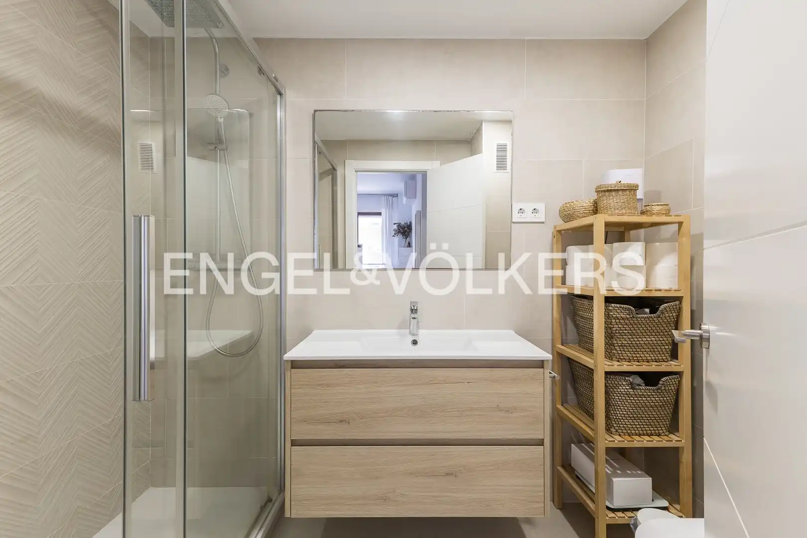 Bathroom of Flat for sale in Sant Joan Despí  with Air Conditioner, Heating and Parquet flooring