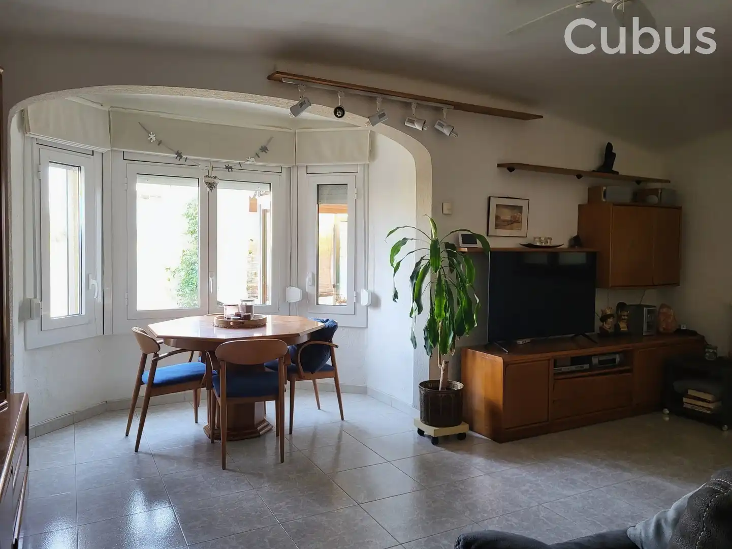 Comedor de Casa adosada en venta en Olot con Aire acondicionado, Calefacción y Terraza