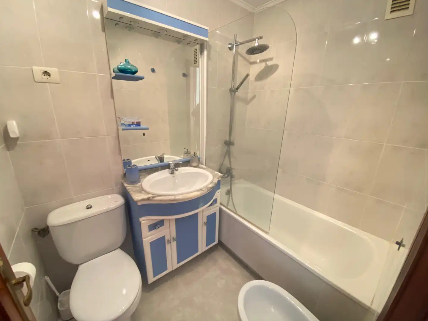 Baño de Piso en venta en Castro-Urdiales con Calefacción, Jardín privado y Parquet