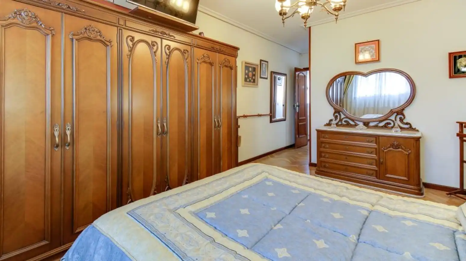 Habitación de Casa adosada en venta en Salamanca con Calefacción, Jardín privado y Parquet