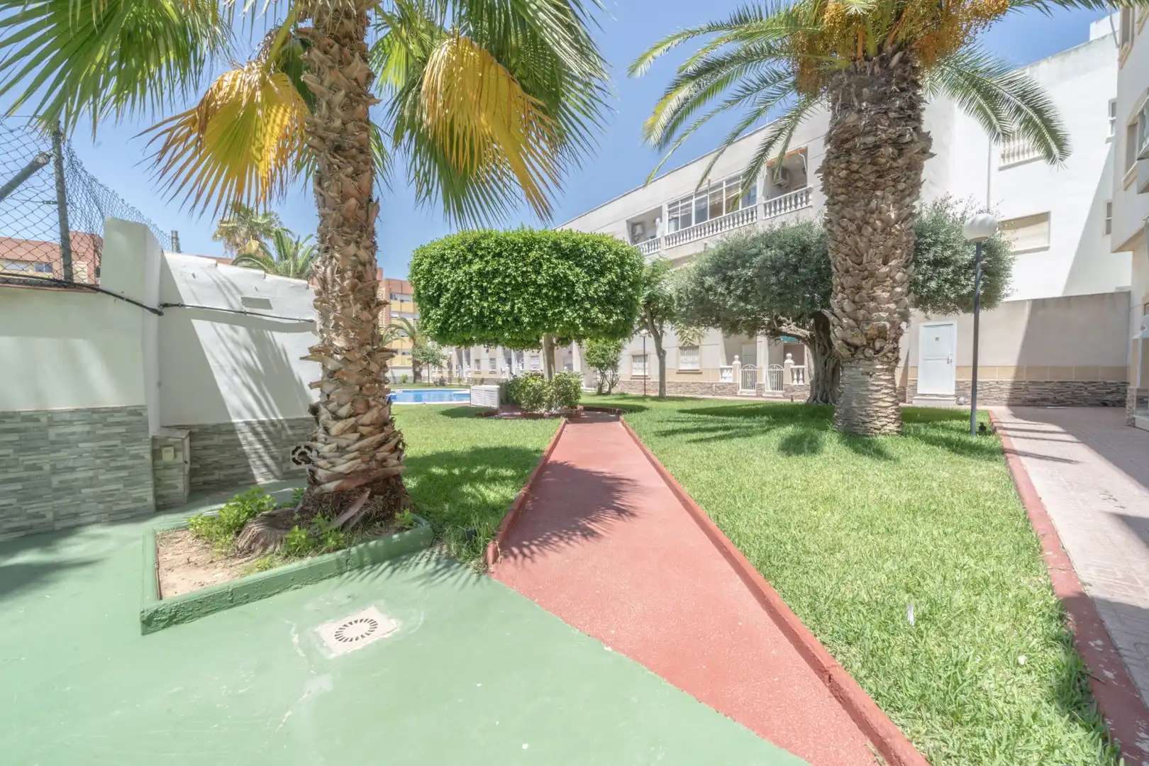 Vista exterior de Apartamento de alquiler en Torrevieja con Aire acondicionado, Terraza y Piscina