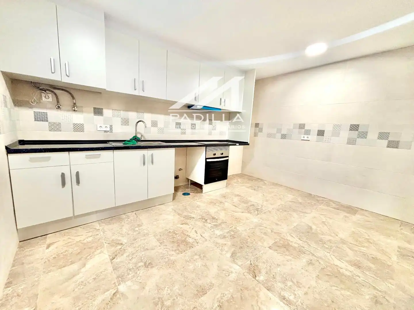 Cocina de Casa adosada en venta en El Viso de San Juan con Calefacción