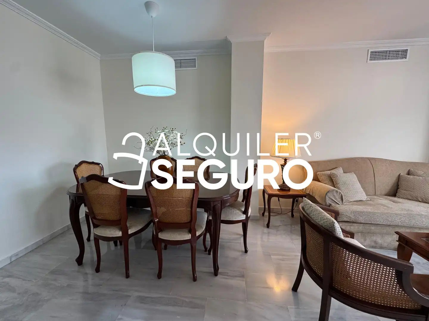 Comedor de Piso de alquiler en Málaga con Aire acondicionado, Terraza y Piscina