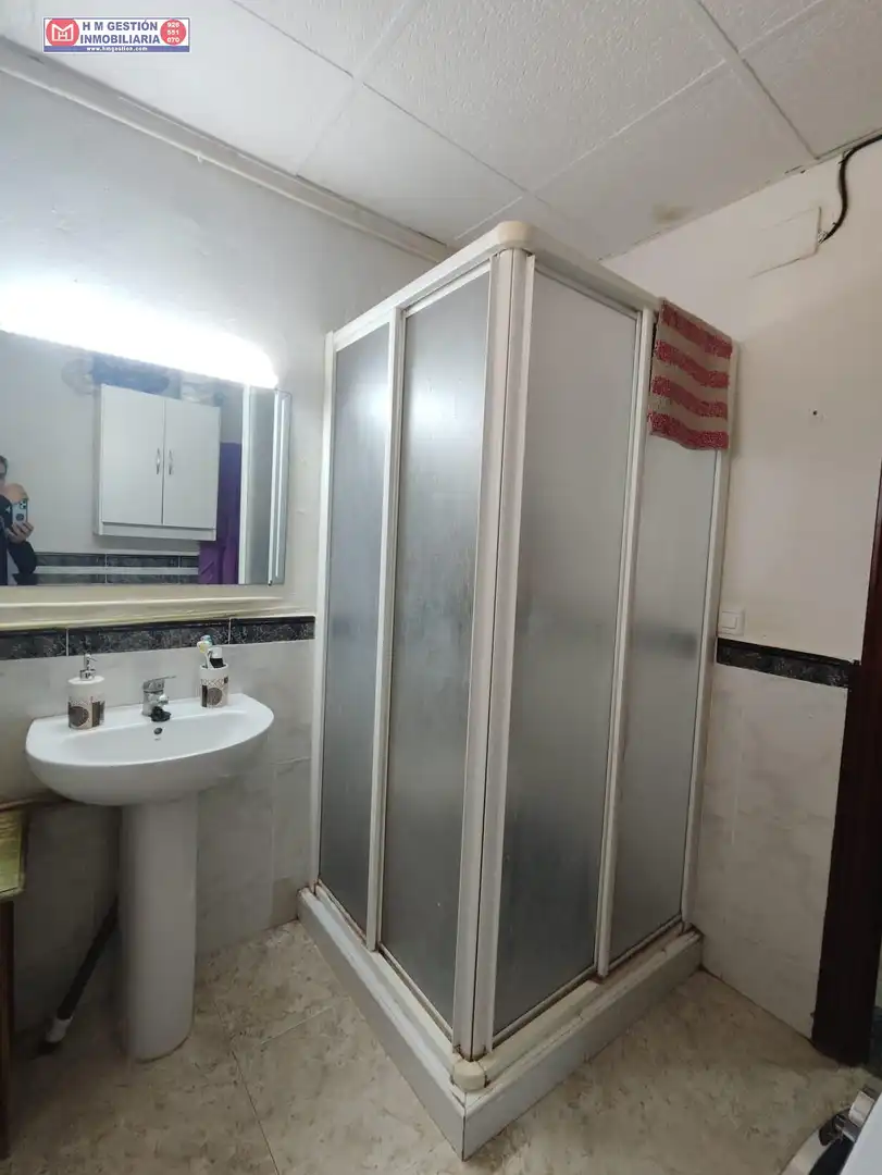 Bany de Casa o xalet en venda en Alcázar de San Juan amb Aire condicionat, Terrassa i Traster