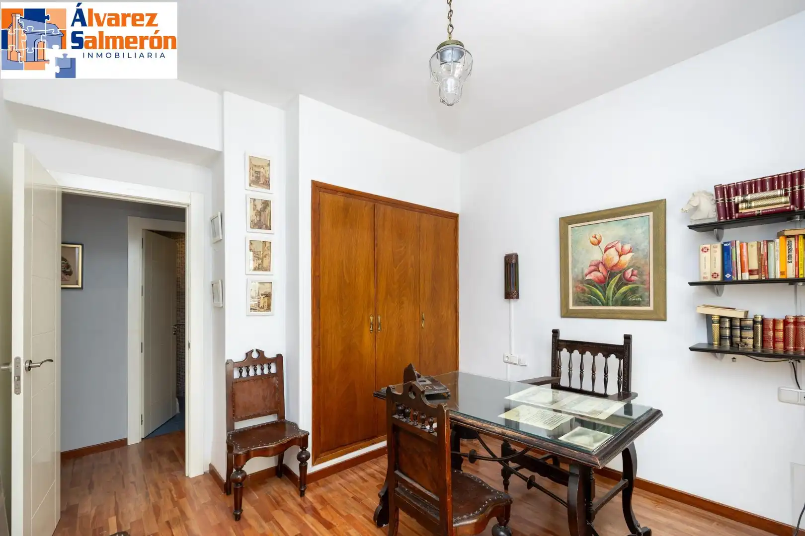 Dining room of Flat for sale in Granada  with Air Conditioner, Heating and Parquet flooring