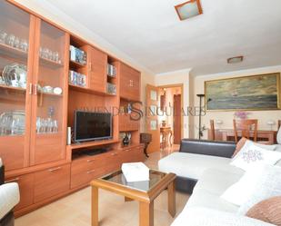 Sala d'estar de Pis en venda en  Sevilla Capital amb Aire condicionat i Jardí privat