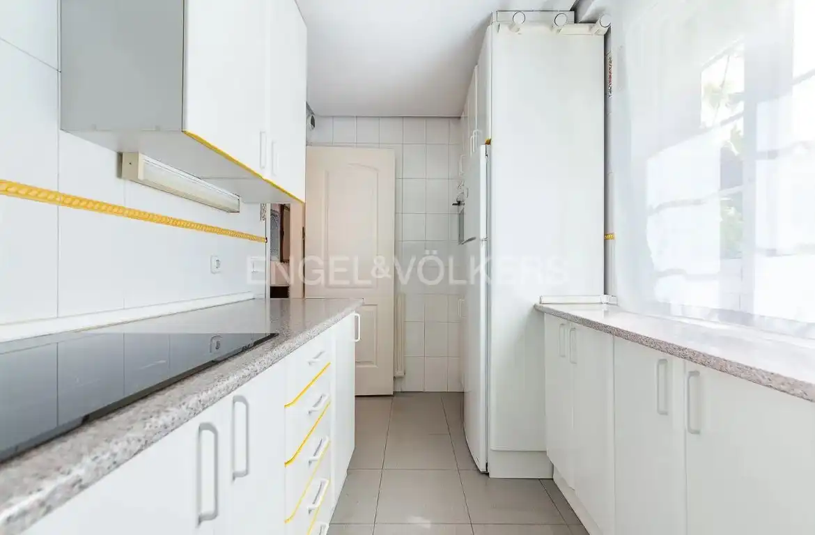 Cocina de Casa o chalet en venta en Madrid con Aire acondicionado, Calefacción y Jardín privado