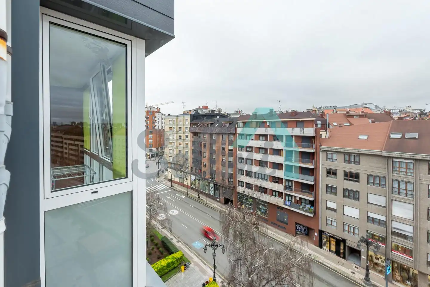 Vista exterior de Piso en venta en Oviedo  con Calefacción, Parquet y Terraza