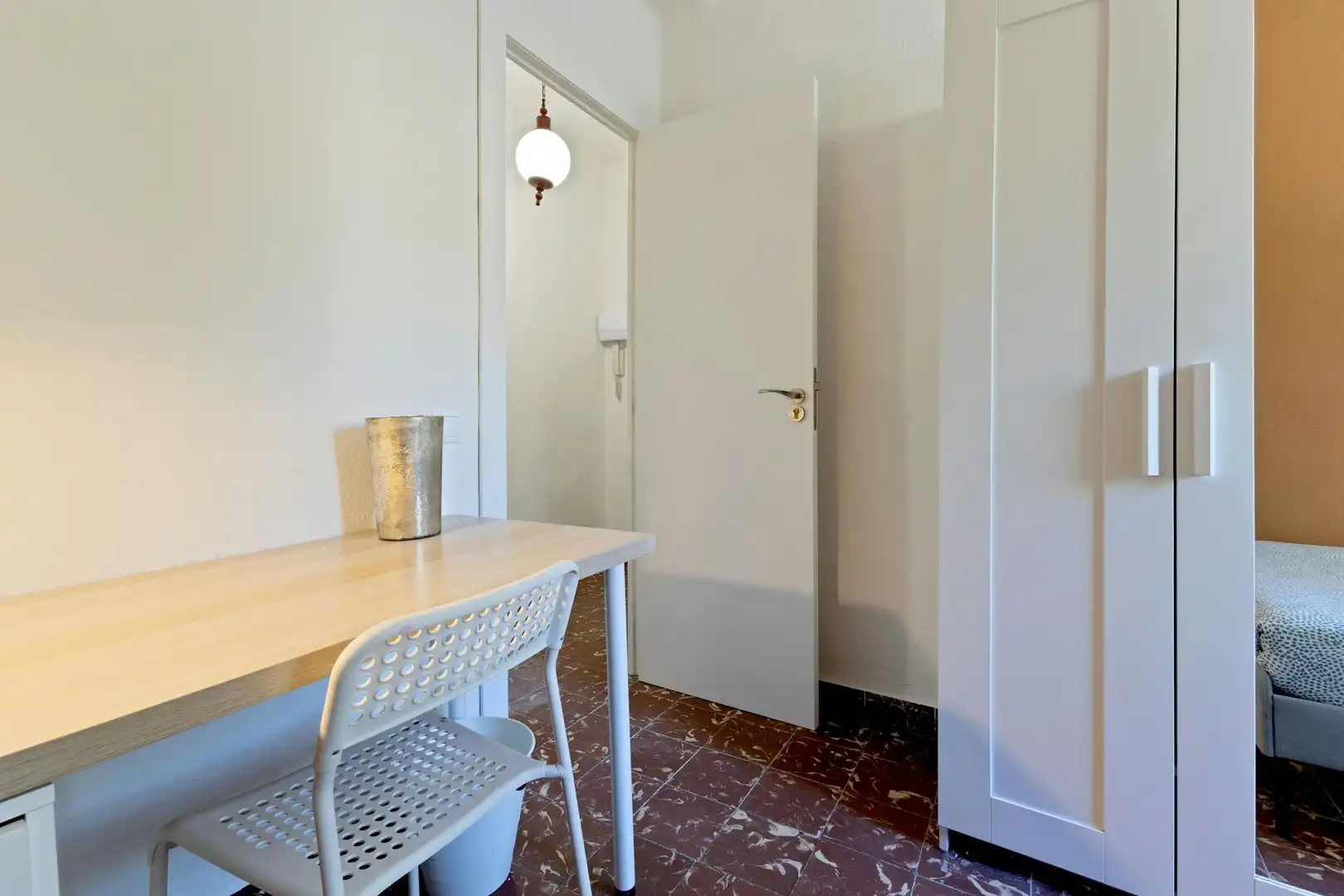 Wohnung zur untervermieten in Valencia mit Möbliert, Waschmaschine und Fernseher