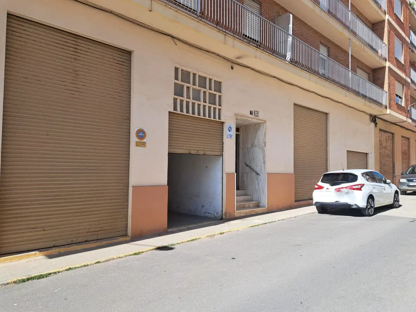 Vista exterior de Local en venda en Requena