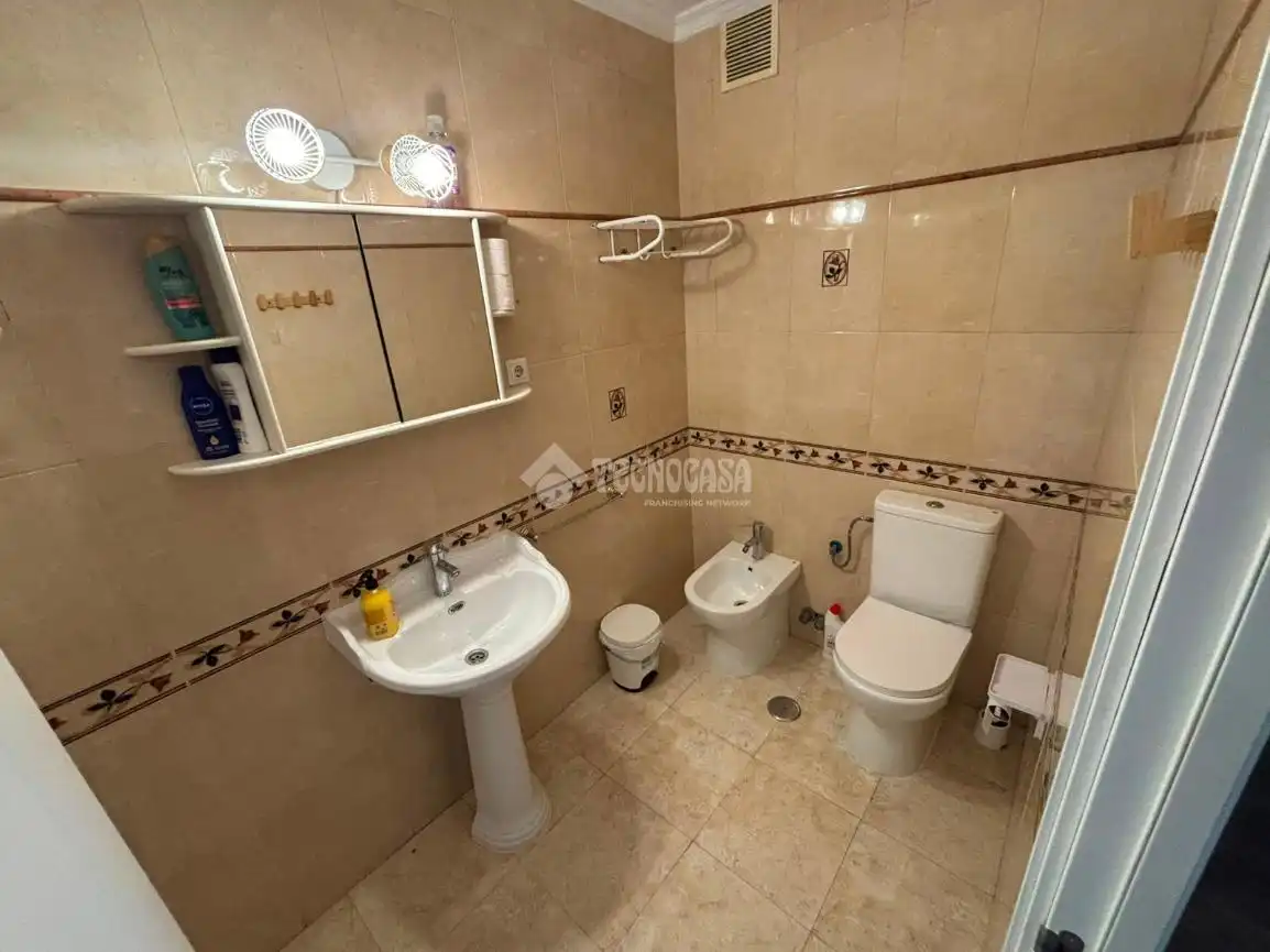 Bathroom of Flat for sale in Málaga  with Terrace