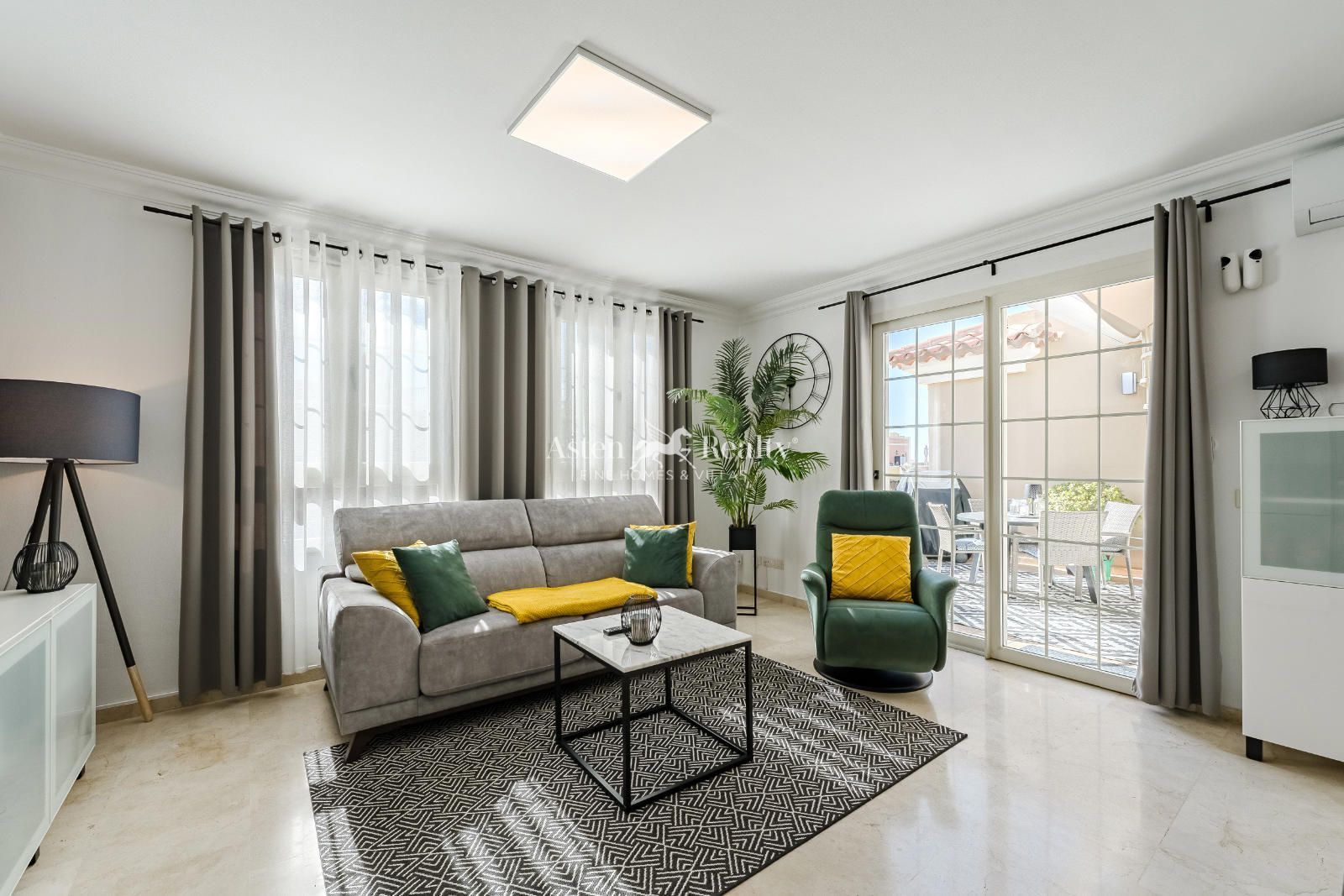 Sala d'estar de Dúplex en venda en Arona amb Aire condicionat, Terrassa i Traster
