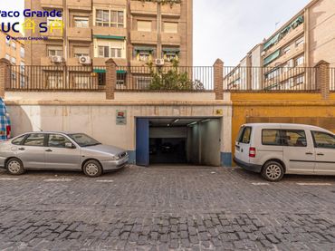 Local comercial en venda a Calle REY ABU SAID 3