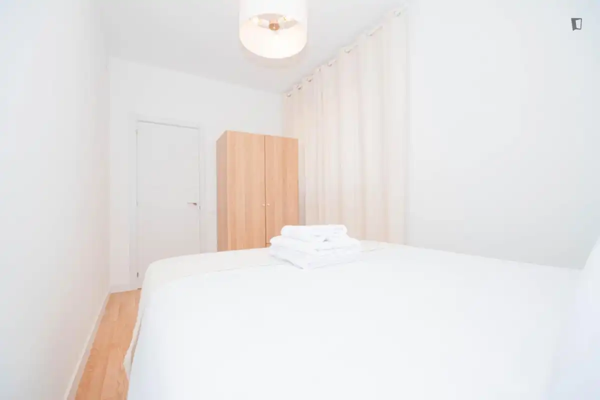 Schlafzimmer von Wohnungen zur Miete in Madrid mit Klimaanlage, Möbliert und Waschmaschine
