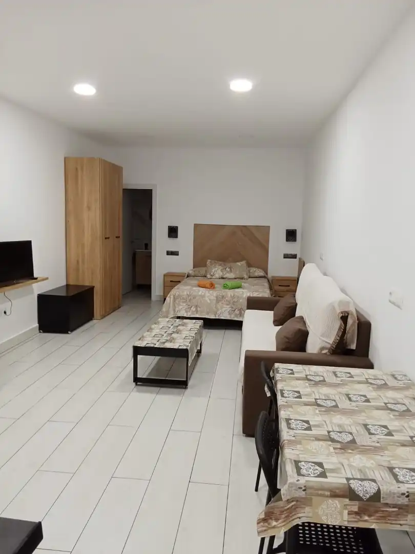 Habitación de Estudio de alquiler en Málaga con Amueblado