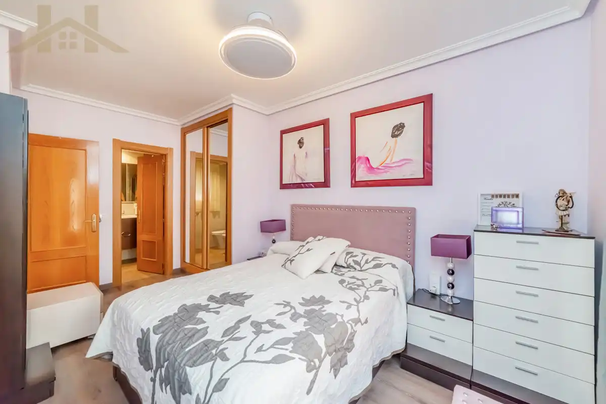 Bedroom of Flat for sale in Valdemoro  with Air Conditioner, Storage room and Community pool