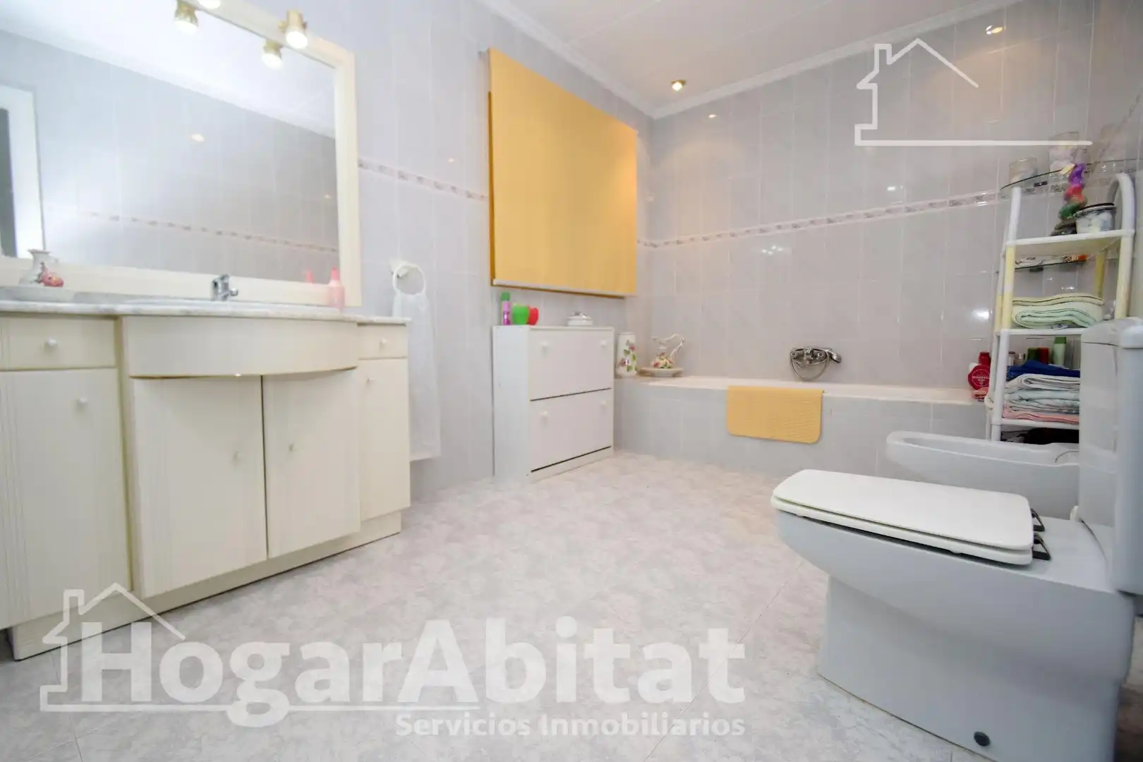Bany de Casa o xalet en venda en Llíria amb Jardí privat, Terrassa i Traster