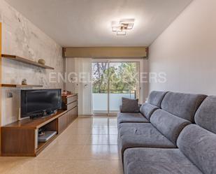 Sala d'estar de Apartament en venda en Terrassa amb Aire condicionat, Calefacció i Parquet