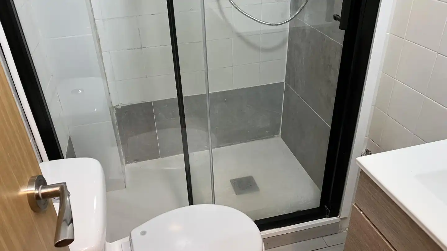 Bathroom of Flat for sale in  Madrid Capital