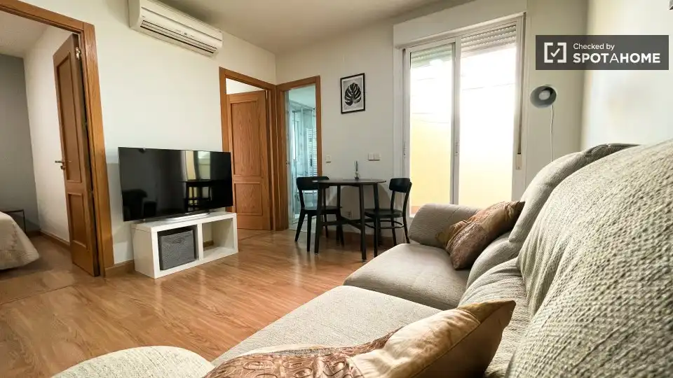 Sala d'estar de Pis de lloguer en Madrid amb Aire condicionat, Calefacció i Moblat