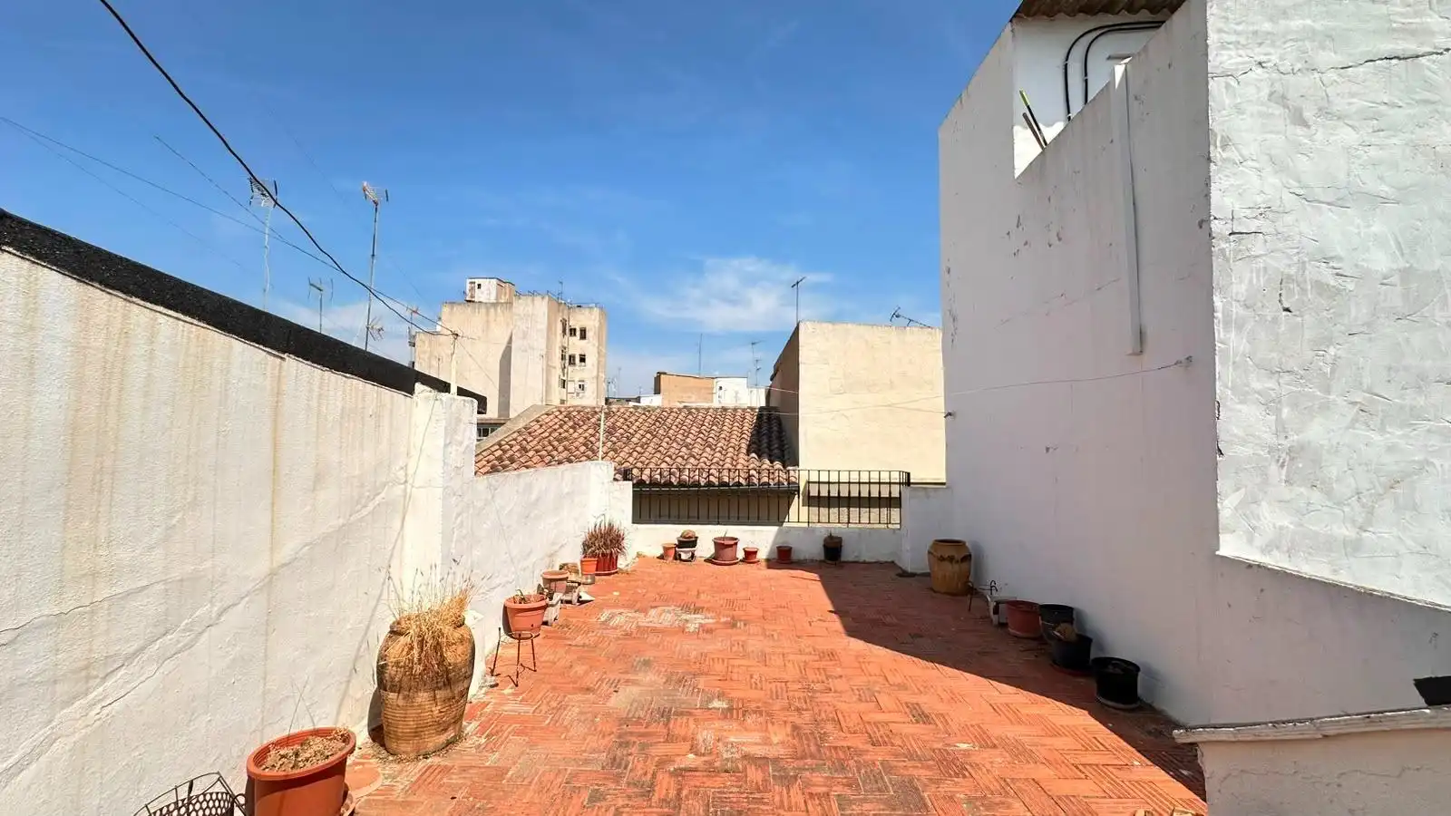 Vista exterior de Casa o xalet en venda en Carlet amb Terrassa i Traster