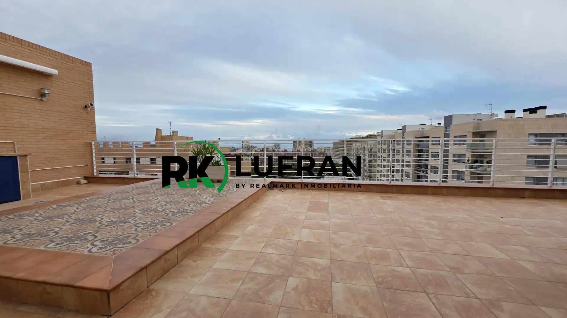 Terrassa de Àtic en venda en Alicante / Alacant amb Aire condicionat, Calefacció i Jardí privat