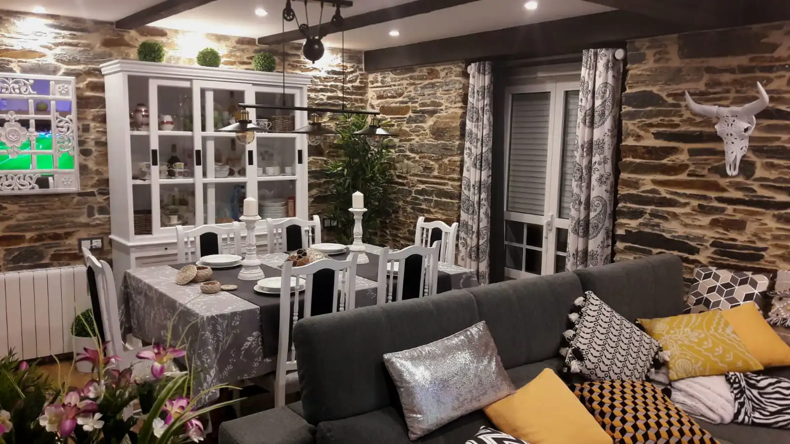 Comedor de Casa adosada en venta en Foz con Calefacción, Jardín privado y Terraza
