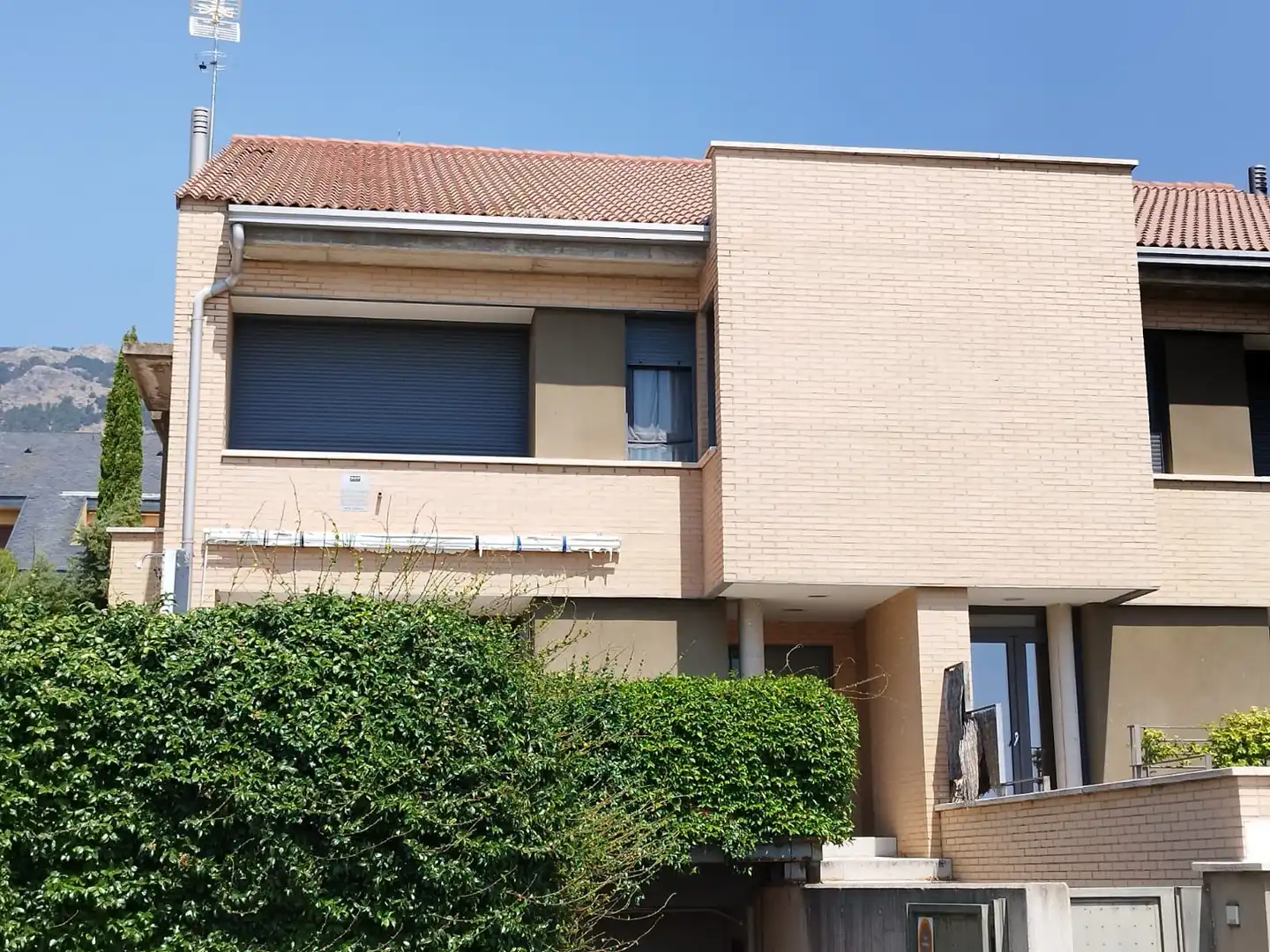 Exterior view of Detached homes for sale in El Escorial  with Heating, Private garden and Terrace