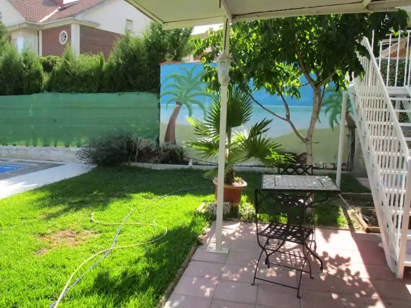 Garten von Einfamilien-Reihenhaus zum Verkauf in Cabrerizos mit Heizung, Abstellraum und Schwimmbad