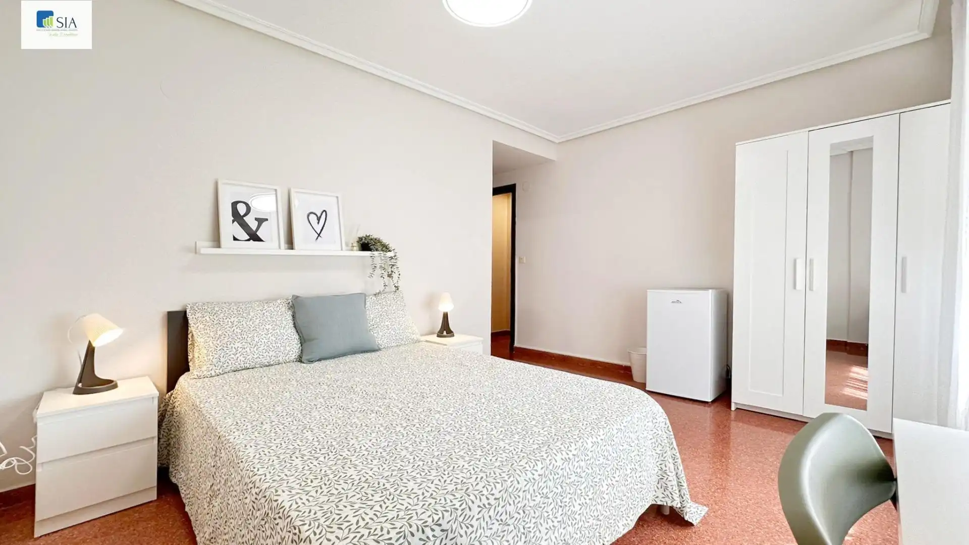Habitación de Piso para compartir en Zaragoza con Calefacción y Amueblado