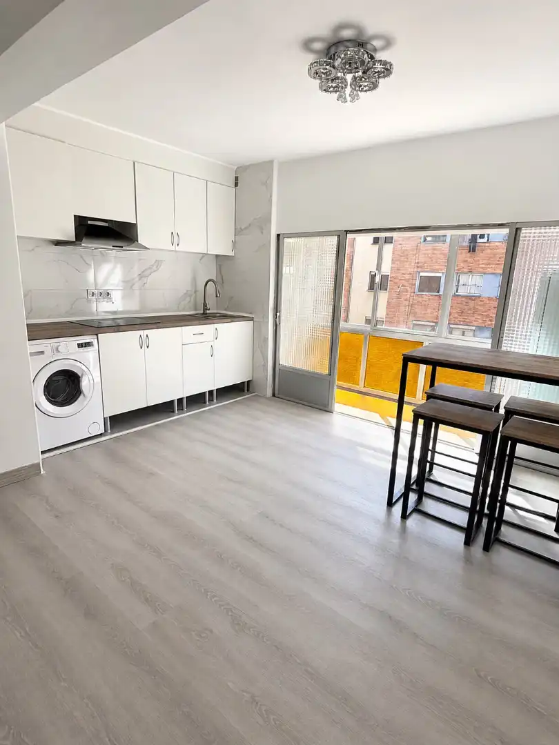 Flat with terrace for sale in Grupo Corigos