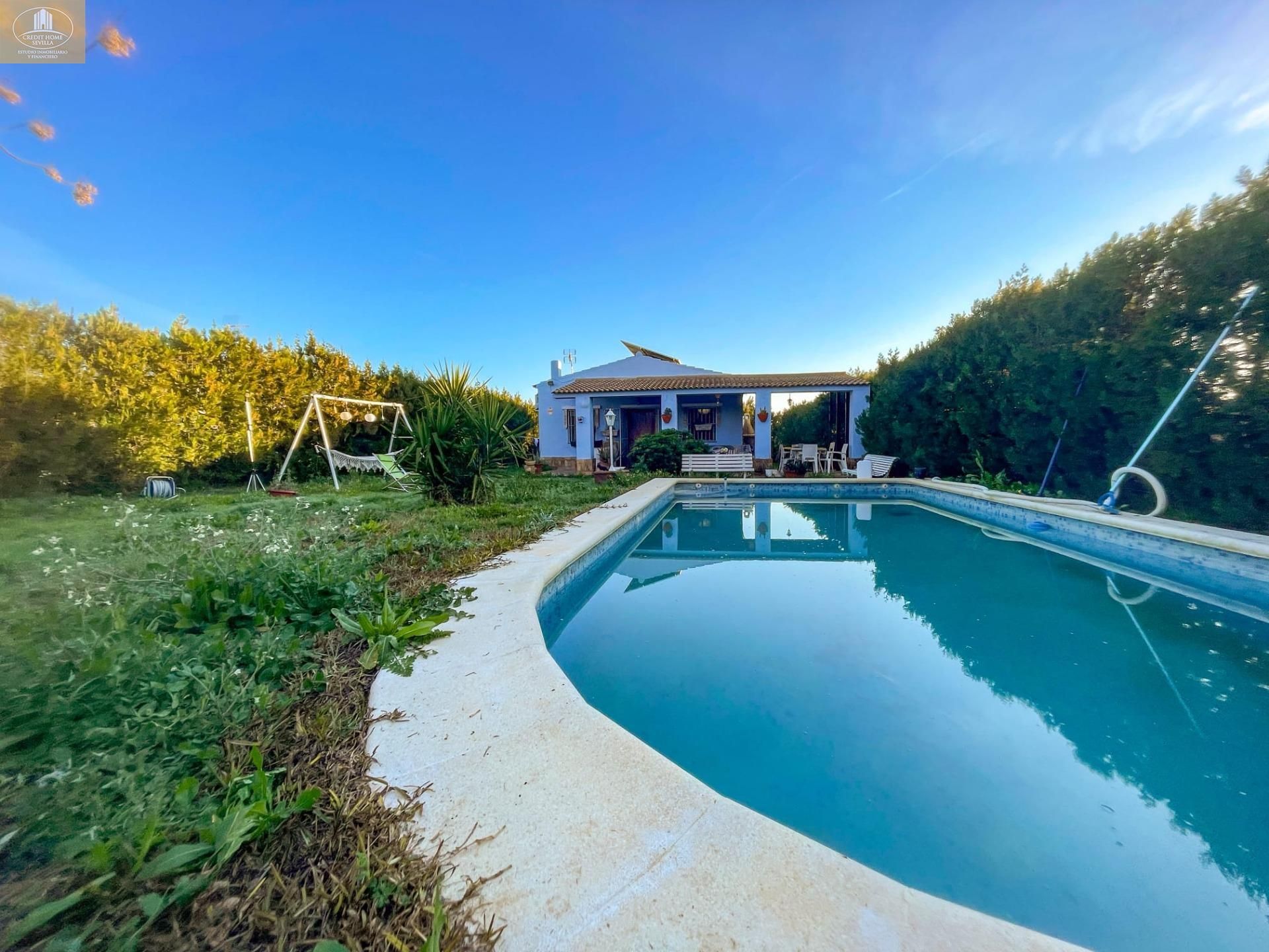 Jardí de Finca rústica en venda en Pilas amb Jardí privat, Traster i Piscina