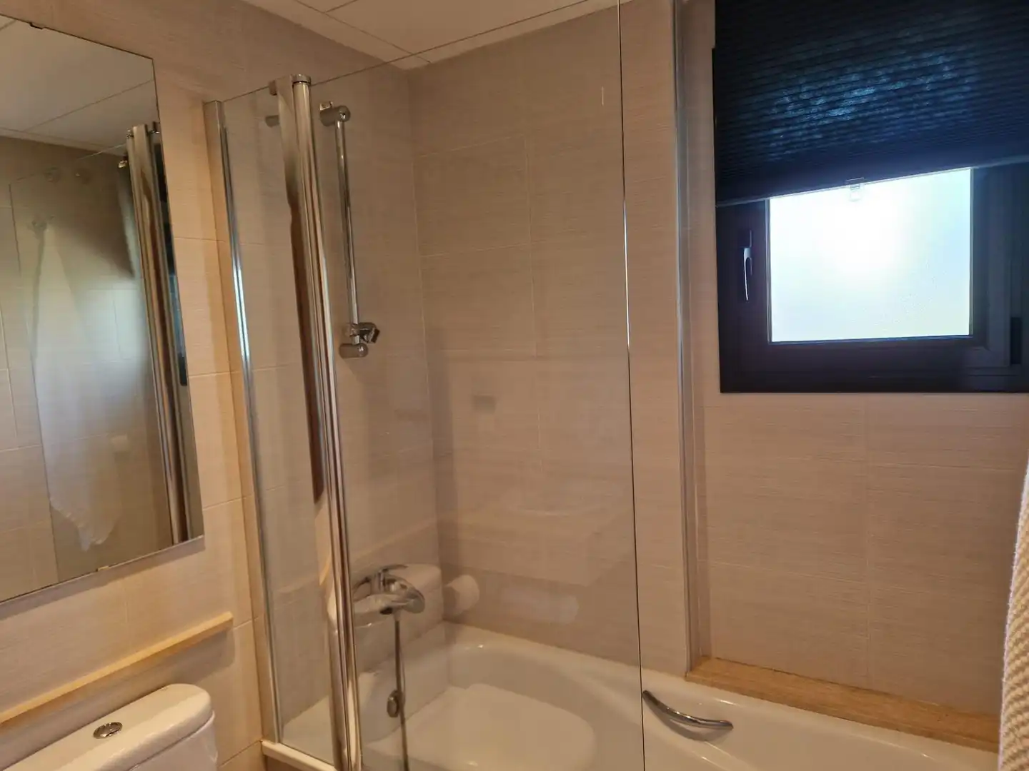 Bany de Apartament en venda en Roses amb Aire condicionat, Calefacció i Terrassa