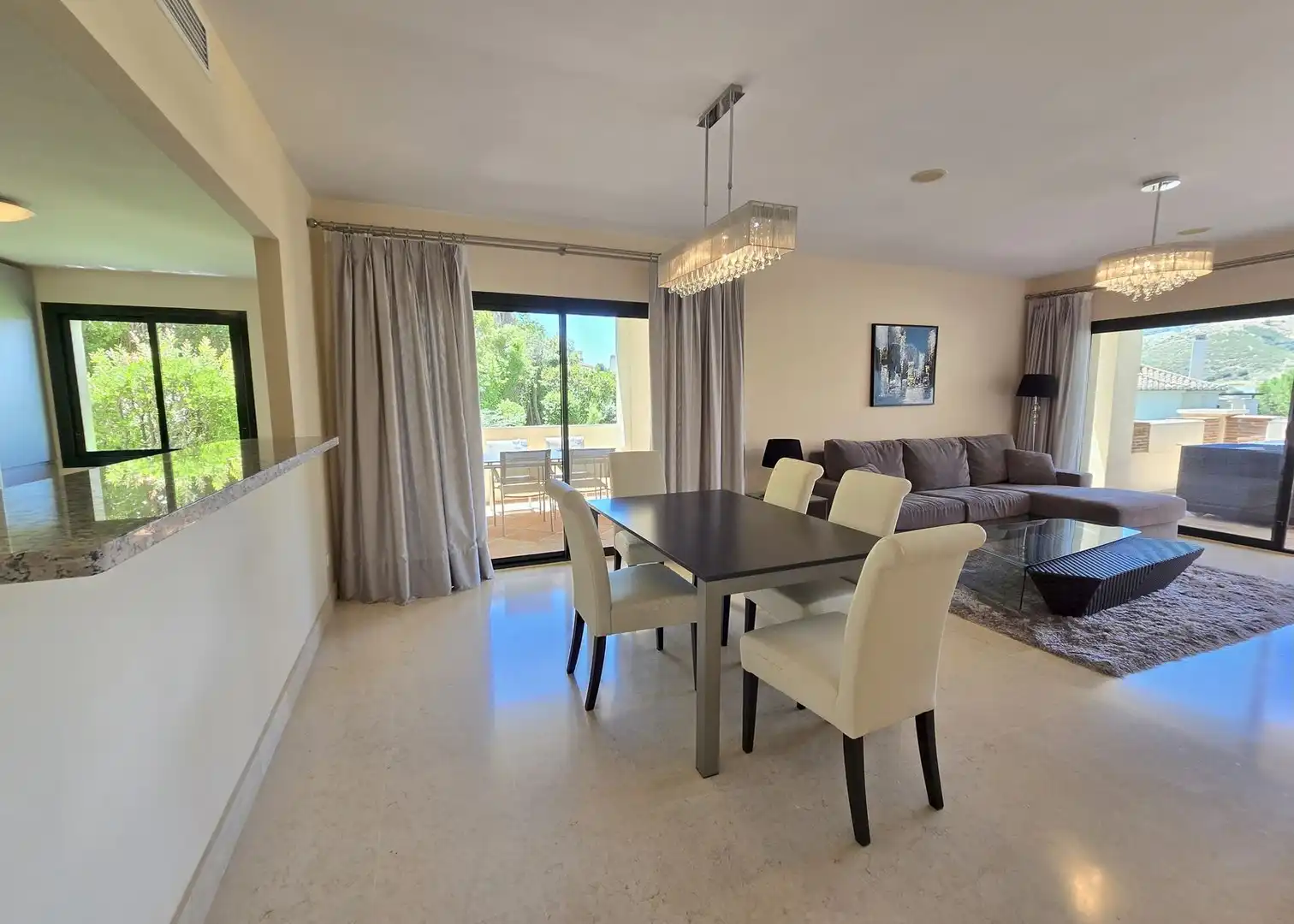 Dining room of Flat for sale in Benahavís  with Air Conditioner, Furnished and TV
