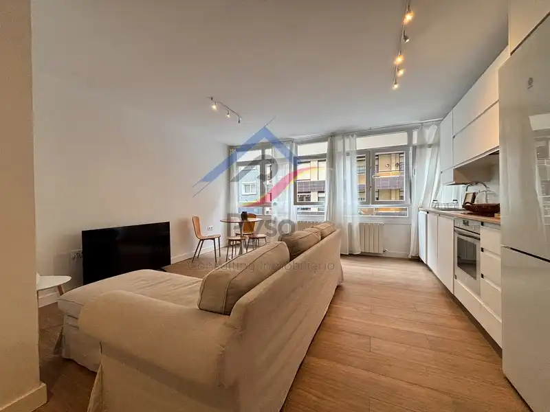 Wohnzimmer von Wohnung zur Miete in Santander mit Heizung, Möbliert und Ofen