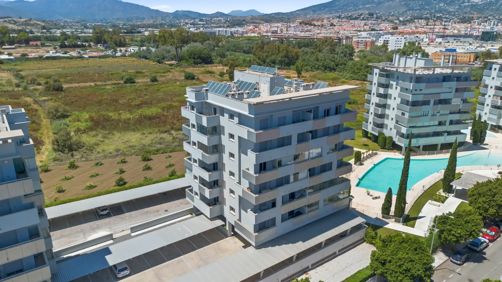 Vista exterior de Pis en venda en Fuengirola amb Aire condicionat, Calefacció i Terrassa