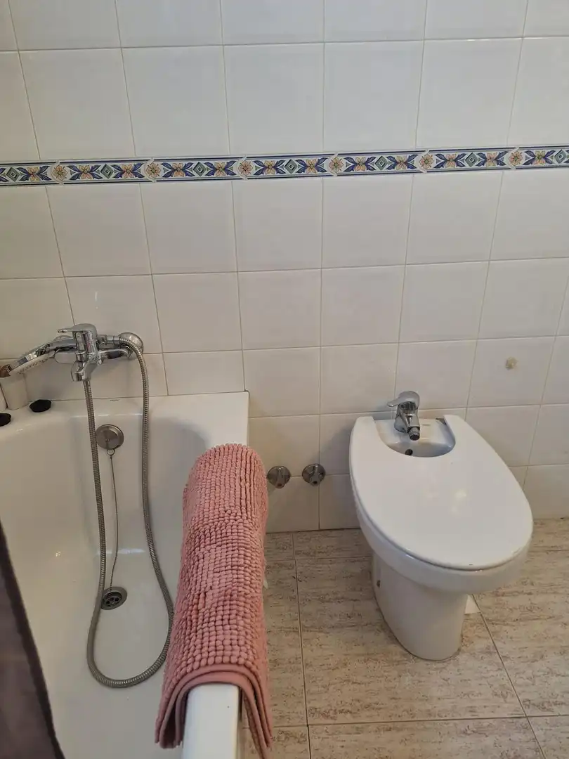 Bany de Casa adosada de lloguer en Murcia amb Aire condicionat, Terrassa i Moblat