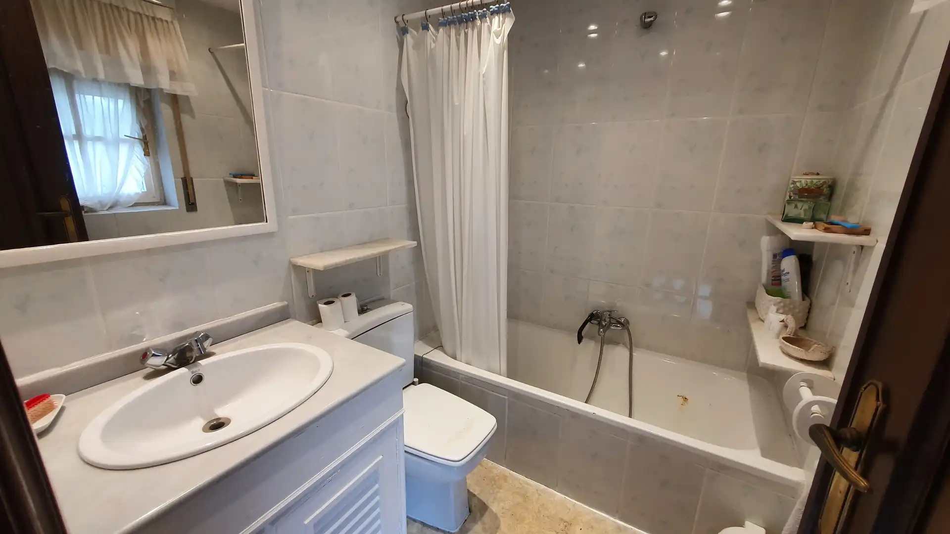 Bany de Casa o xalet en venda en Palencia amb Calefacció, Terrassa i Traster