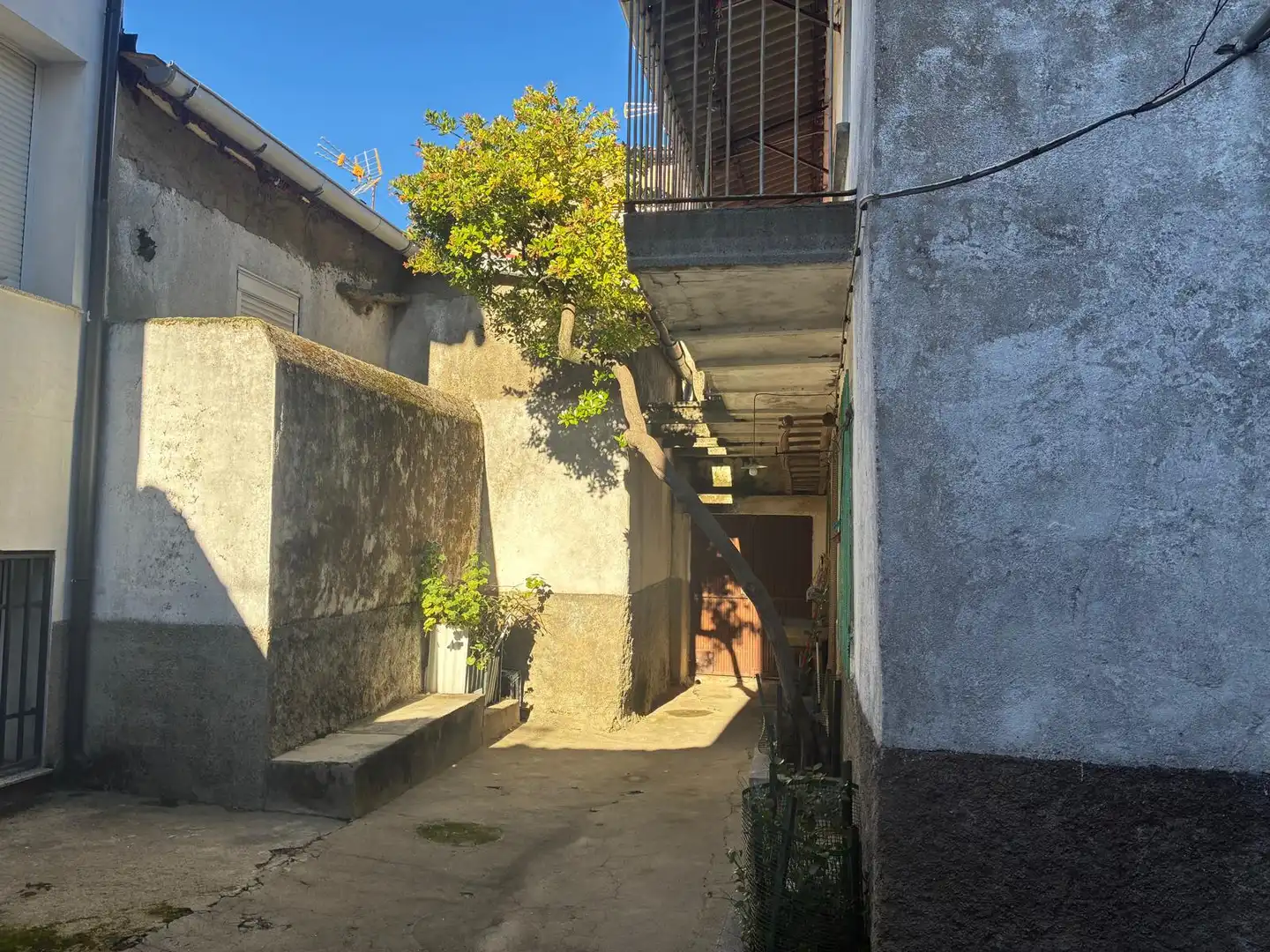 Exterior view of Houses for sale in Piornal  with Furnished