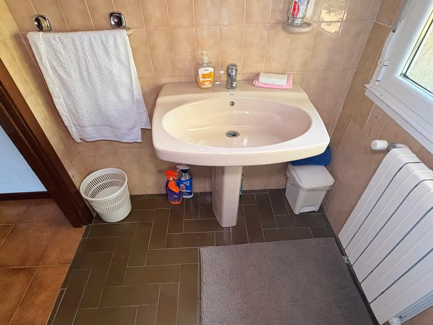 Bany de Casa o xalet en venda en Teo amb Calefacció, Jardí privat i Terrassa