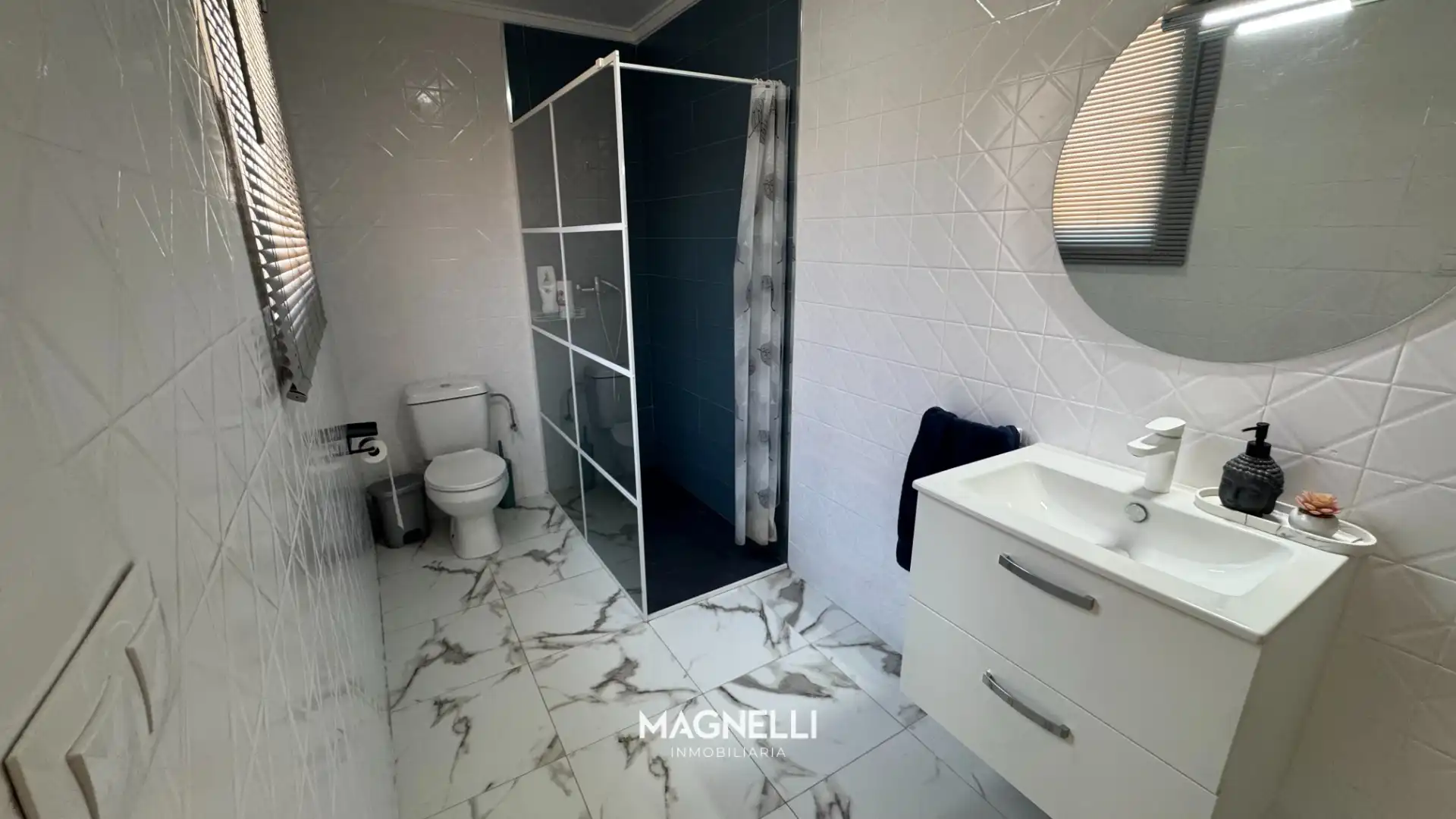 Baño de Piso en venta en Elda con Aire acondicionado y Amueblado