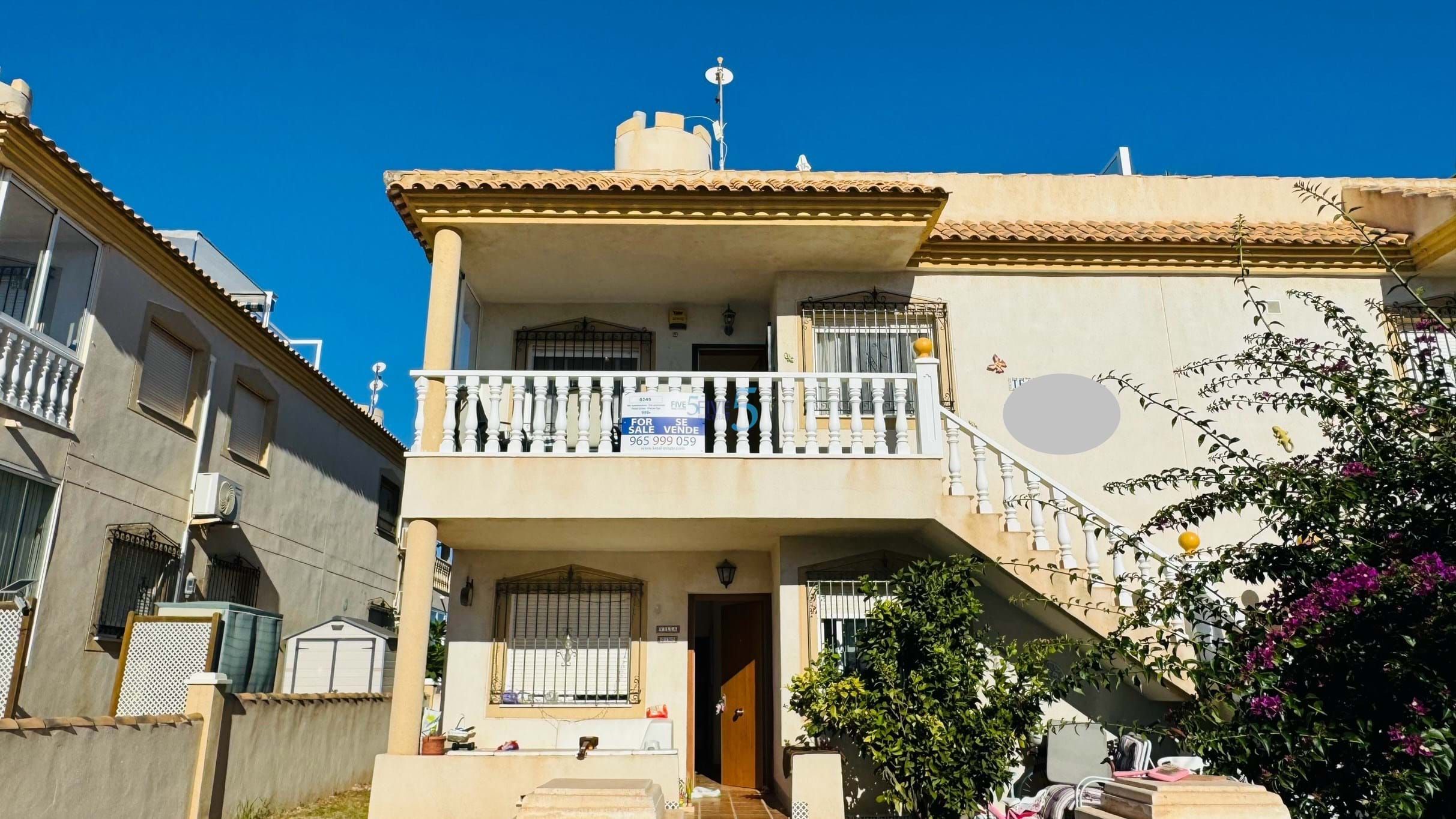 Vista exterior de Pis en venda en Orihuela amb Aire condicionat, Calefacció i Piscina