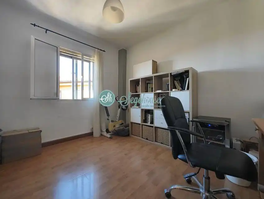 Piso en venta en Segovia con Calefacción, Parquet y Terraza