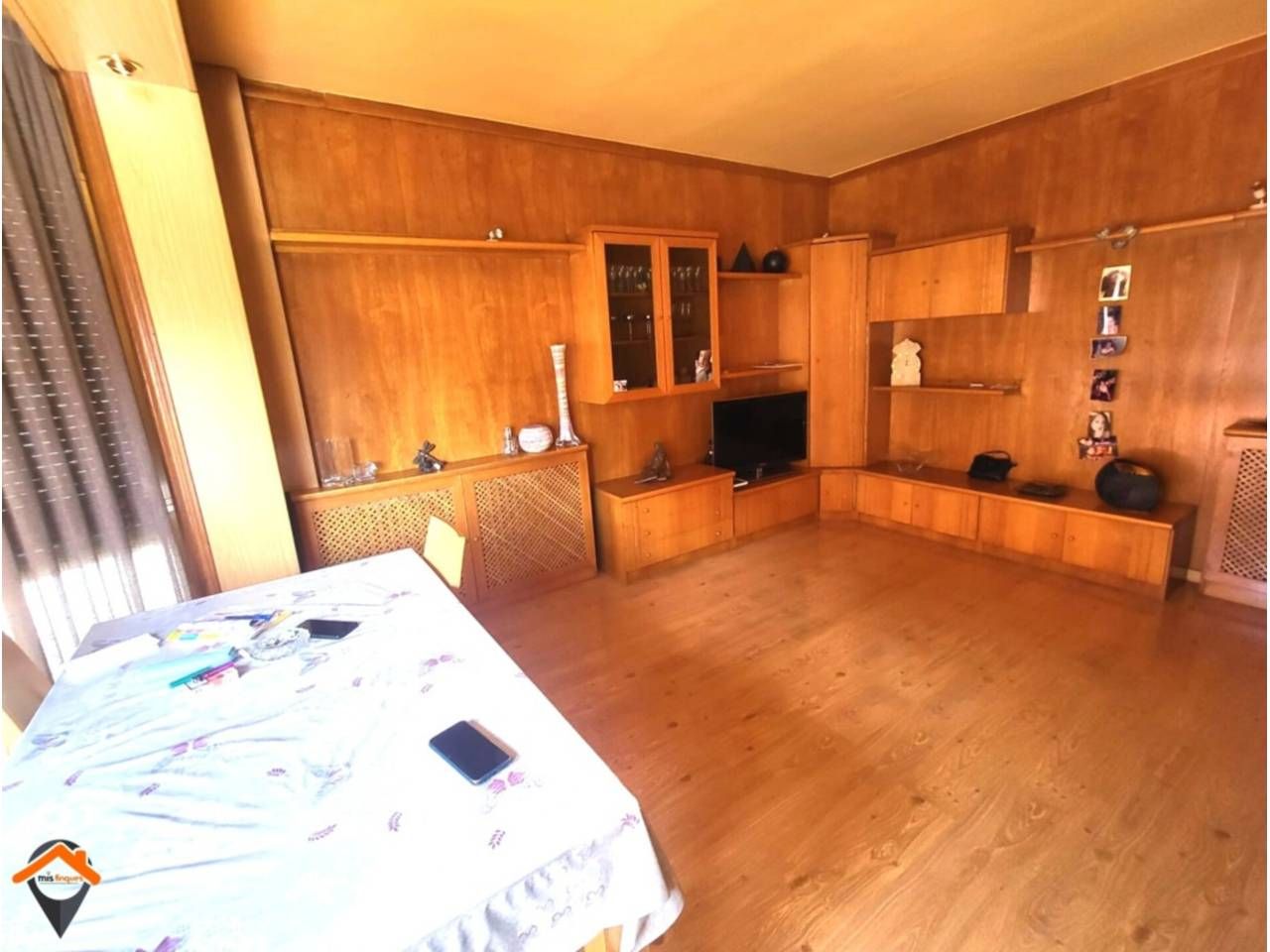 Living room of Flat for sale in Sabadell  with Air Conditioner, Heating and Parquet flooring