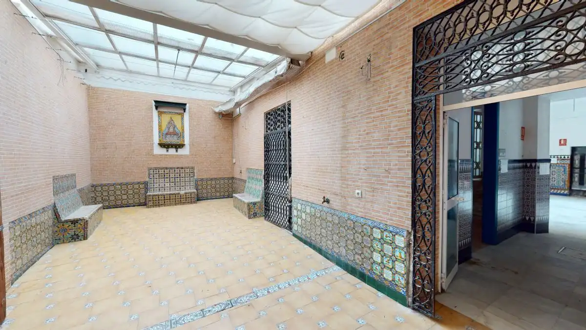 Houses for sale in Sevilla  with Air Conditioner, Terrace and Balcony