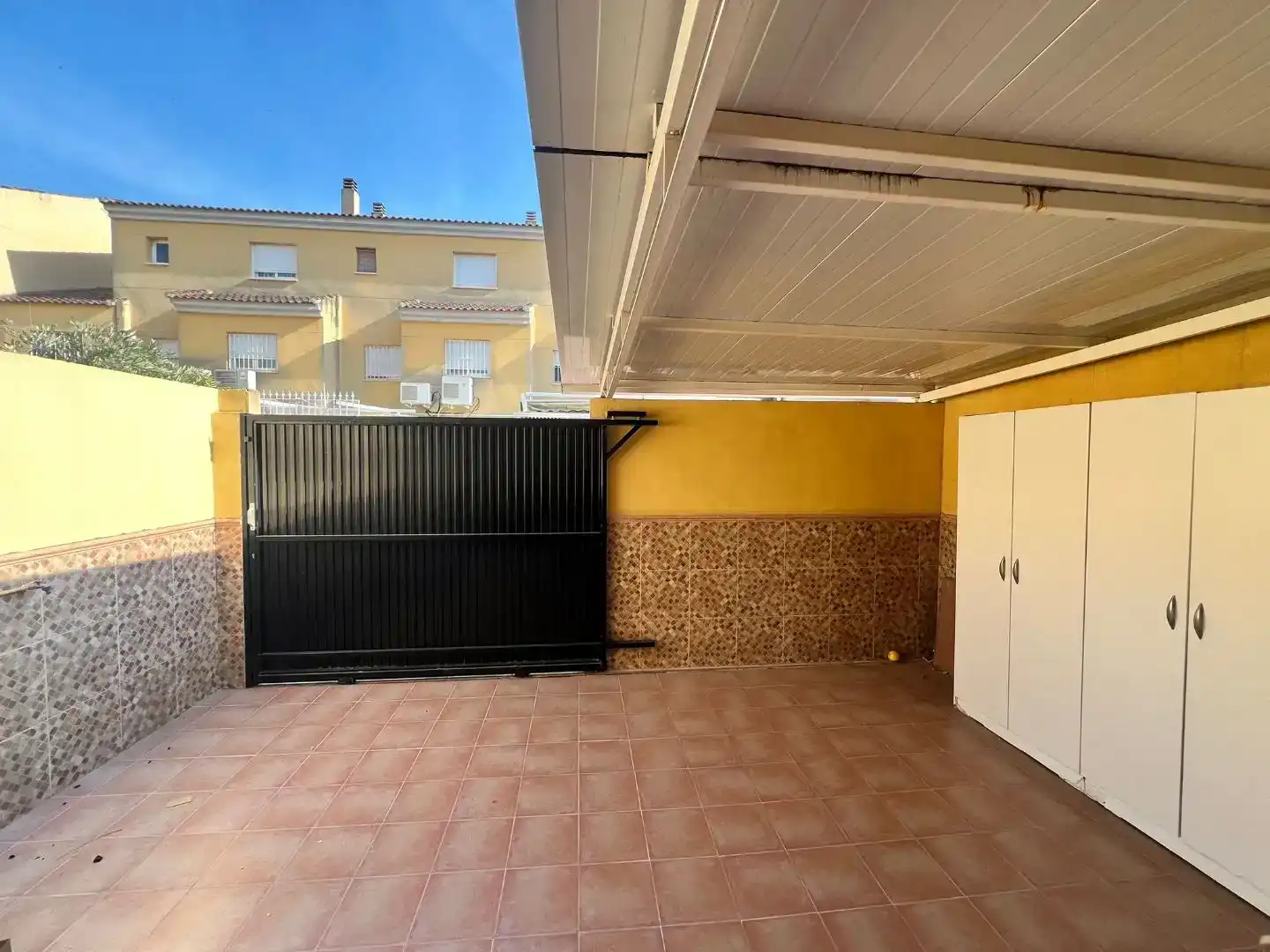 Vista exterior de Casa adosada en venda en Murcia amb Balcó