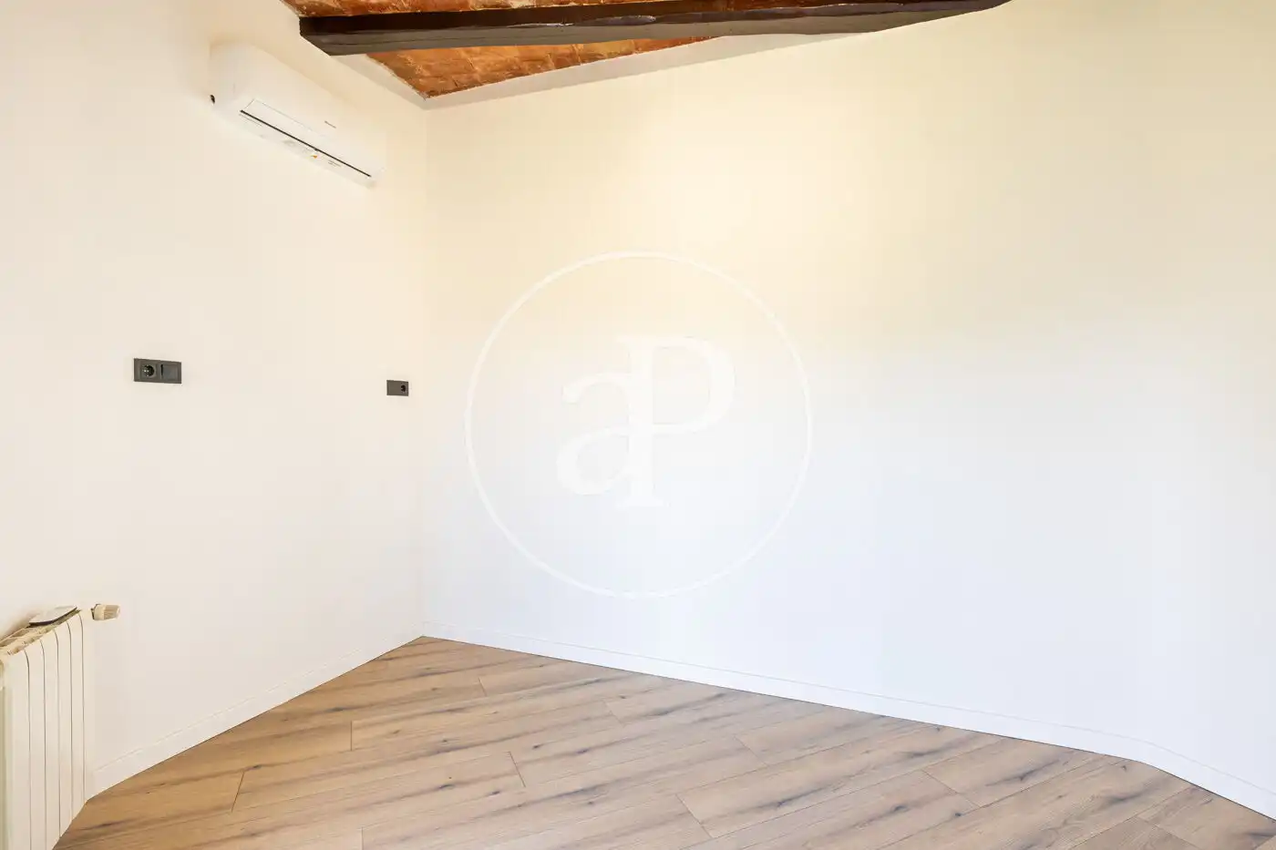 Piso en venta en Barcelona con Aire acondicionado, Calefacción y Balcón